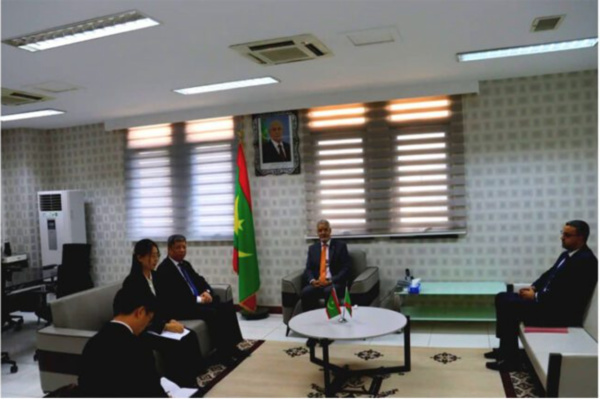 Le ministre de l’Économie et des Finances s’entretient avec l’ambassadeur de Chine à Nouakchott Le ministre de l’Économie et des Finances s’entretient avec l’ambassadeur de Chine à Nouakchott