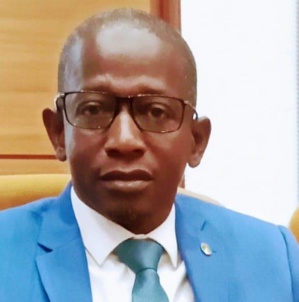 Docteur Hampaté Oumar Bâ, DG de l’Institut National de Recherche en Santé Publique (INRSP) : ‘’Le malade dont a parlé n’est absolument pas infecté par la variole du singe’’ Docteur Hampaté Oumar Bâ, DG de l’Institut National de Recherche en Santé Publique (INRSP) : ‘’Le malade dont a parlé n’est absolument pas infecté par la variole du singe’’