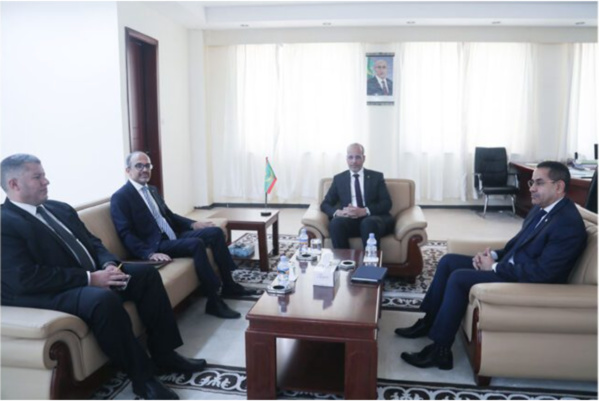 Le ministre de la Formation Professionnelle reçoit l’ambassadeur de Tunisie Le ministre de la Formation Professionnelle reçoit l’ambassadeur de Tunisie