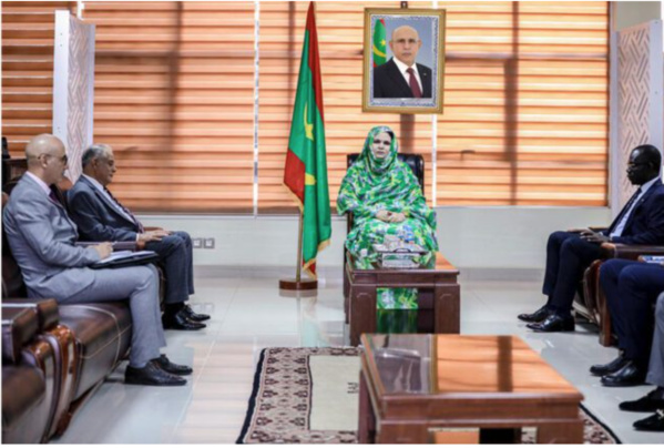 La ministre du Commerce s’entretient avec l’ambassadeur d’Algérie La ministre du Commerce s’entretient avec l’ambassadeur d’Algérie