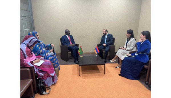 Le ministre des Affaires étrangères rencontre son homologue arménien Le ministre des Affaires étrangères rencontre son homologue arménien