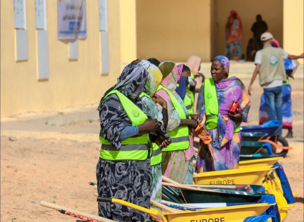 TAAZOUR lance des cash transferts et inaugure deux écoles à Aïoun TAAZOUR lance des cash transferts et inaugure deux écoles à Aïoun