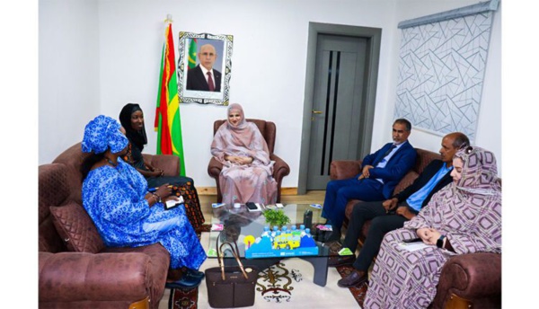 La ministre de l’Action sociale reçoit une fonctionnaire du Haut-Commissariat des Nations Unies aux droits de l’homme La ministre de l’Action sociale reçoit une fonctionnaire du Haut-Commissariat des Nations Unies aux droits de l’homme