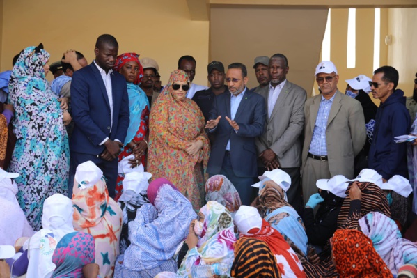 TAAZOUR organise une journée volontaire pour nettoyer les écoles et distribuer des trousses scolaires TAAZOUR organise une journée volontaire pour nettoyer les écoles et distribuer des trousses scolaires
