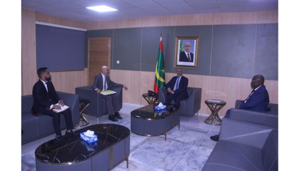 Le ministre de la Défense reçoit l’ambassadeur du Brésil en Mauritanie Le ministre de la Défense reçoit l’ambassadeur du Brésil en Mauritanie