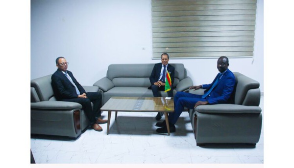 Le ministre des mines et de l’industrie reçoit l’ambassadeur du Maroc