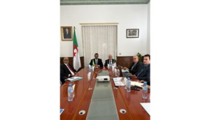 Le ministre de la Culture discute avec le directeur général de l’Agence algérienne pour la coopération internationale des dossiers de coopération bilatérale Le ministre de la Culture discute avec le directeur général de l’Agence algérienne pour la coopération internationale des dossiers de coopération bilatérale
