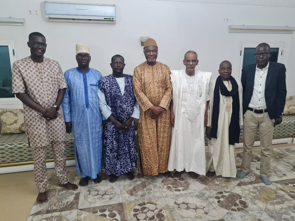 L’ambassadeur Cheikhna Ould Nenni reçoit les présidents de l’APS et Wagadou Sané L’ambassadeur Cheikhna Ould Nenni reçoit les présidents de l’APS et Wagadou Sané