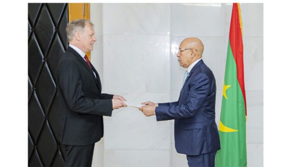 Le président reçoit les lettres de créance du nouvel ambassadeur d’Allemagne Le président reçoit les lettres de créance du nouvel ambassadeur d’Allemagne