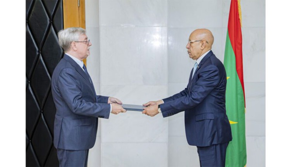 Le Président de la République reçoit les lettres de créance de l’Ambassadeur représentant l’Union européenne en Mauritanie Le Président de la République reçoit les lettres de créance de l’Ambassadeur représentant l’Union européenne en Mauritanie