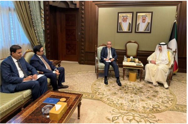 Le ministre de l’Intérieur reçoit le premier vice-président du conseil des ministres koweitien Le ministre de l’Intérieur reçoit le premier vice-président du conseil des ministres koweitien