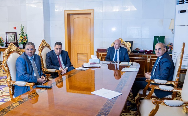 Le Président de la République ordonne l’affectation de 50 milliards d’ouguiyas anciennes au financement d’un programme urgent de développement et de modernisation de la ville de Nouakchott Le Président de la République ordonne l’affectation de 50 milliards d’ouguiyas anciennes au financement d’un programme urgent de développement et de modernisation de la ville de Nouakchott