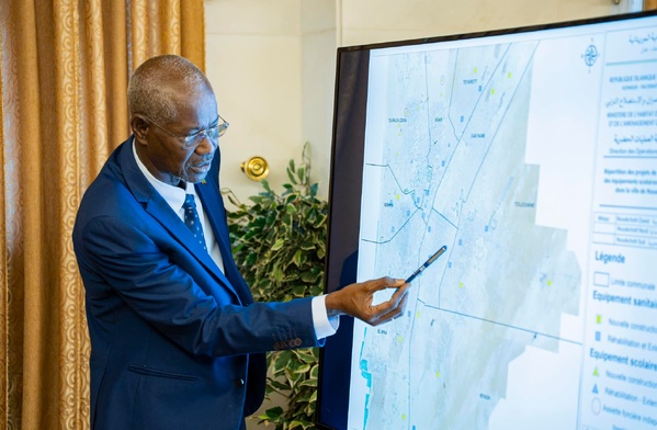 Le Président de la République ordonne l’affectation de 50 milliards d’ouguiyas anciennes au financement d’un programme urgent de développement et de modernisation de la ville de Nouakchott Le Président de la République ordonne l’affectation de 50 milliards d’ouguiyas anciennes au financement d’un programme urgent de développement et de modernisation de la ville de Nouakchott