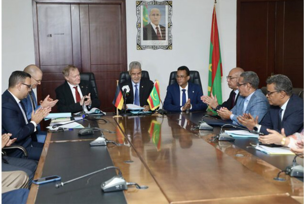La Mauritanie et l’Allemagne signent un accord d’appui à la mise en œuvre de la stratégie nationale du secteur de la pêche La Mauritanie et l’Allemagne signent un accord d’appui à la mise en œuvre de la stratégie nationale du secteur de la pêche