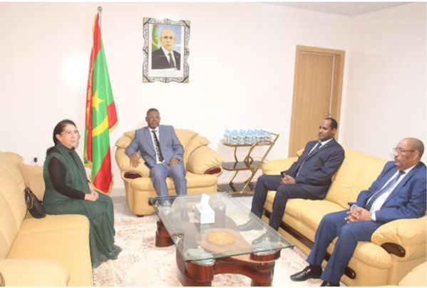 Le ministre délégué auprès du ministre de l’intérieur reçoit l’ambassadrice d’Italie Le ministre délégué auprès du ministre de l’intérieur reçoit l’ambassadrice d’Italie