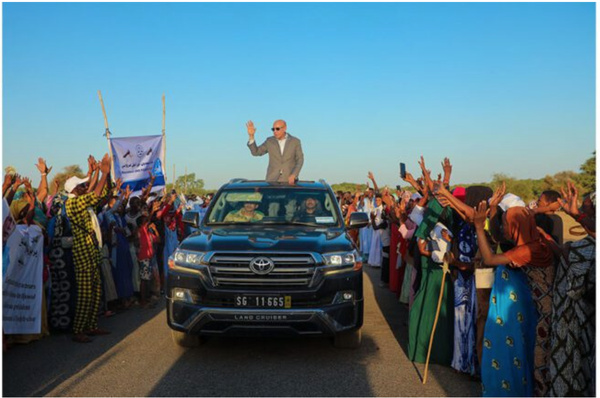 Le Président de la République visite les centres d’hébergement des citoyens touchés par les inondations à Tifoundé Civé et rencontre les représentants des familles Le Président de la République visite les centres d’hébergement des citoyens touchés par les inondations à Tifoundé Civé et rencontre les représentants des familles
