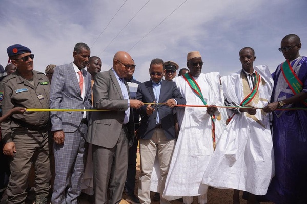 Le Délégué général de Taazour supervise l’inauguration d’une centrale hybride dans le village de Mbeidi Assagha Le Délégué général de Taazour supervise l’inauguration d’une centrale hybride dans le village de Mbeidi Assagha