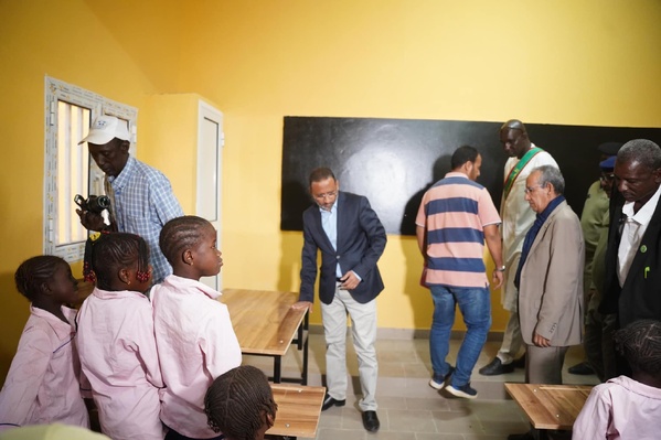 Le délégué général de TAAZOUR inaugure des structures éducatives et visite le projet Dari à Kaédi Le délégué général de TAAZOUR inaugure des structures éducatives et visite le projet Dari à Kaédi