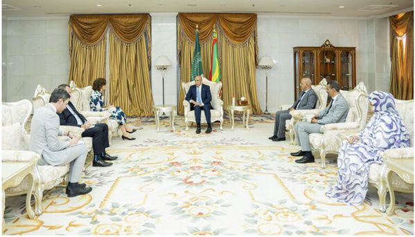 Le Président de la République, Président de l’Union Africaine, reçoit une délégation de haut niveau de l’UNESCO Le Président de la République, Président de l’Union Africaine, reçoit une délégation de haut niveau de l’UNESCO