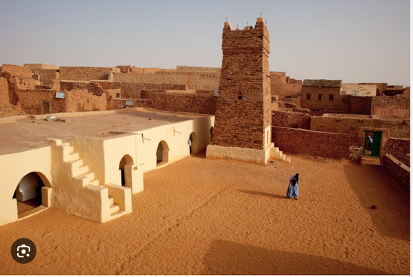 Le gouvernement : grâce aux investissements prévus à Chinguetti, les populations de la ville ne connaîtront plus de problèmes d’eau ou d’électricité Le gouvernement : grâce aux investissements prévus à Chinguetti, les populations de la ville ne connaîtront plus de problèmes d’eau ou d’électricité