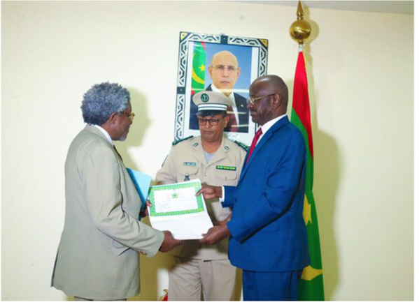 Le ministre des Affaires étrangères décore l’écrivain français Gaston Kalman Le ministre des Affaires étrangères décore l’écrivain français Gaston Kalman