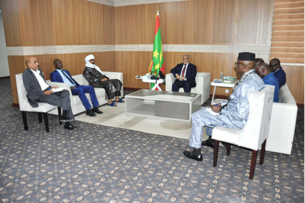 Le président de l’Assemblée nationale reçoit une délégation du gouvernement du Mali Le président de l’Assemblée nationale reçoit une délégation du gouvernement du Mali