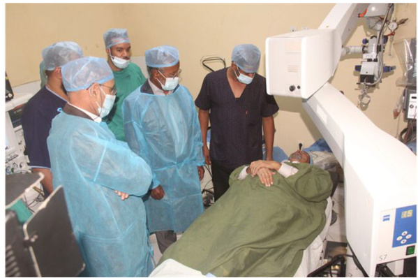 Le ministre de la santé visite le Centre Priorité à Vue et s’enquiert de la situation des citoyens bénéficiant d’opérations de la rétine Le ministre de la santé visite le Centre Priorité à Vue et s’enquiert de la situation des citoyens bénéficiant d’opérations de la rétine