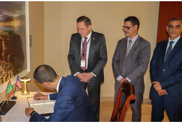 Le ministre de la culture présente les condoléances du gouvernement mauritanien à l’occasion du décès de l’ancien président américain Jimmy Carter Le ministre de la culture présente les condoléances du gouvernement mauritanien à l’occasion du décès de l’ancien président américain Jimmy Carter