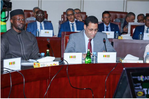 Le Premier ministre co- préside avec son homologue sénégalais une table ronde sur le partenariat public-privé Le Premier ministre co- préside avec son homologue sénégalais une table ronde sur le partenariat public-privé