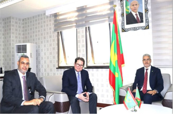 Le ministre de l’économie et des finances reçoit une délégation de Kinross Le ministre de l’économie et des finances reçoit une délégation de Kinross