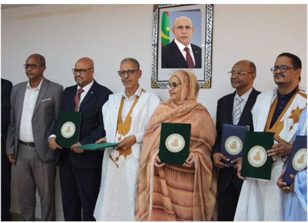 Signature d’une convention de partenariat entre le Ministère de l’Environnement et de certains régionaux Signature d’une convention de partenariat entre le Ministère de l’Environnement et de certains régionaux