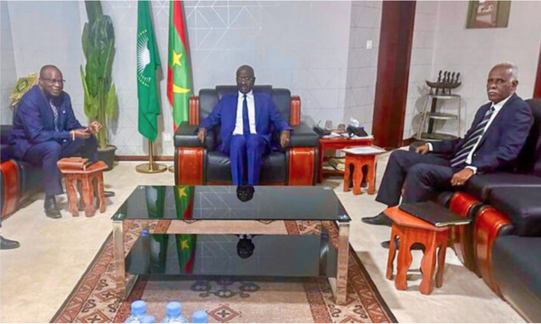 Le ministre des Affaires étrangères s’entretient avec l’ambassadeur de la République de Guinée Le ministre des Affaires étrangères s’entretient avec l’ambassadeur de la République de Guinée