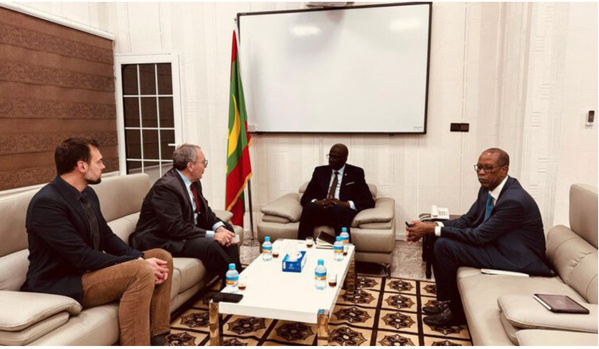 Le Ministre en Charge du budget, reçoit, le président du Conseil d’administration du fonds mondial pour l’engagement de la communauté et la résilience Le Ministre en Charge du budget, reçoit, le président du Conseil d’administration du fonds mondial pour l’engagement de la communauté et la résilience