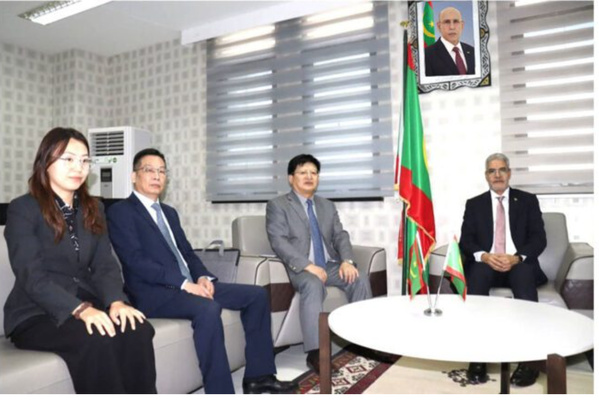 Le ministre de l’Economie et des Finances reçoit l’ambassadeur de Chine Le ministre de l’Economie et des Finances reçoit l’ambassadeur de Chine