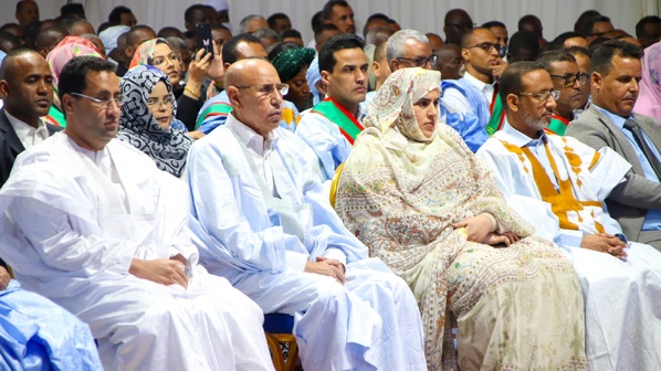 Taazour : le Président de la République supervise le lancement du programme " Développement des villes ” Taazour : le Président de la République supervise le lancement du programme " Développement des villes ”