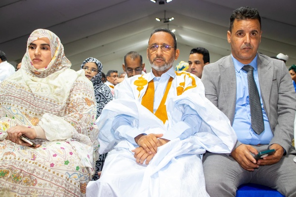 Taazour : le Président de la République supervise le lancement du programme " Développement des villes ” Taazour : le Président de la République supervise le lancement du programme " Développement des villes ”