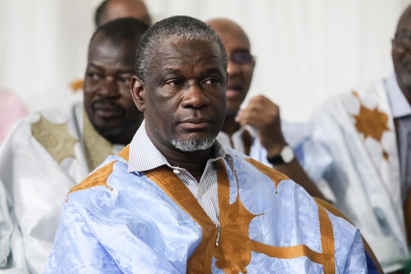 Taazour : le Président de la République supervise le lancement du programme " Développement des villes ” Taazour : le Président de la République supervise le lancement du programme " Développement des villes ”