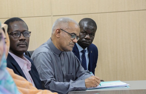 Le Délégué Général à la Solidarité Nationale félicite le patronat mauritanien pour sa prompte réponse à l’appel du Président de la République Le Délégué Général à la Solidarité Nationale félicite le patronat mauritanien pour sa prompte réponse à l’appel du Président de la République