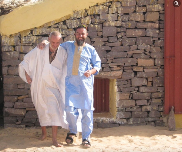 De l’Adrar, un italien en appelle à Ghazouani pour des raisons de santé... De l’Adrar, un italien en appelle à Ghazouani pour des raisons de santé...