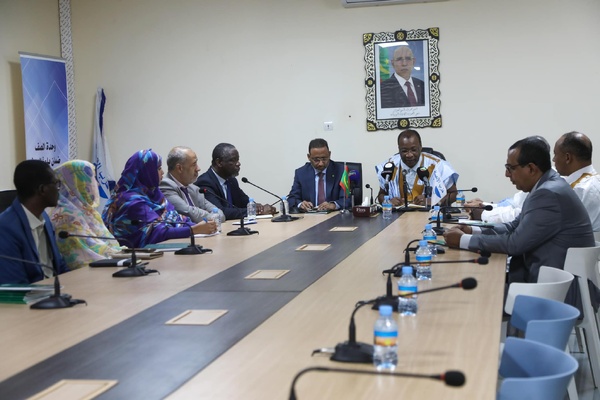 Le Délégué Général à la Solidarité Nationale apprécie l’appui du parti « El Insaf » au programme « Développement des Villes de Taazour ». Le Délégué Général à la Solidarité Nationale apprécie l’appui du parti « El Insaf » au programme « Développement des Villes de Taazour ».