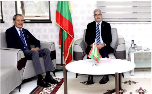 Le ministre de l’économie et des finances reçoit l’ambassadeur du Maroc Le ministre de l’économie et des finances reçoit l’ambassadeur du Maroc