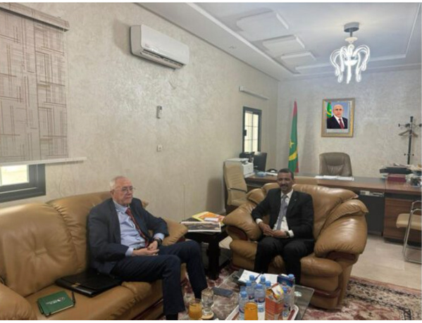 Le ministre de la culture reçoit le directeur général de l’Agence algérienne de coopération internationale pour la solidarité et le développement Le ministre de la culture reçoit le directeur général de l’Agence algérienne de coopération internationale pour la solidarité et le développement