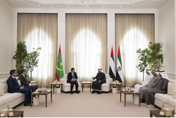 Le Premier ministre remet un message écrit du Président de la République au Président des Emirats Arabes Unis Le Premier ministre remet un message écrit du Président de la République au Président des Emirats Arabes Unis