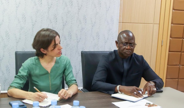 Le délégué général de Taazour s’entretient avec une délégation de la BM Le délégué général de Taazour s’entretient avec une délégation de la BM