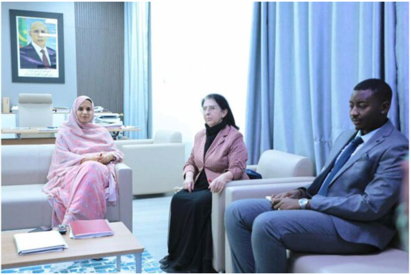 La ministre de l’Hydraulique s’entretient avec l’ambassadrice d’Italie La ministre de l’Hydraulique s’entretient avec l’ambassadrice d’Italie