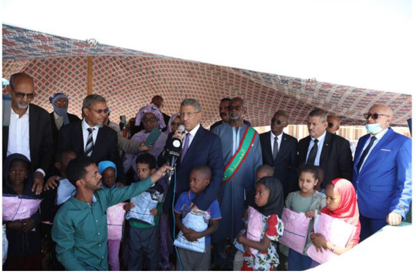 Distribution de 6000 uniformes scolaires aux élèves des écoles de Sebkha Distribution de 6000 uniformes scolaires aux élèves des écoles de Sebkha