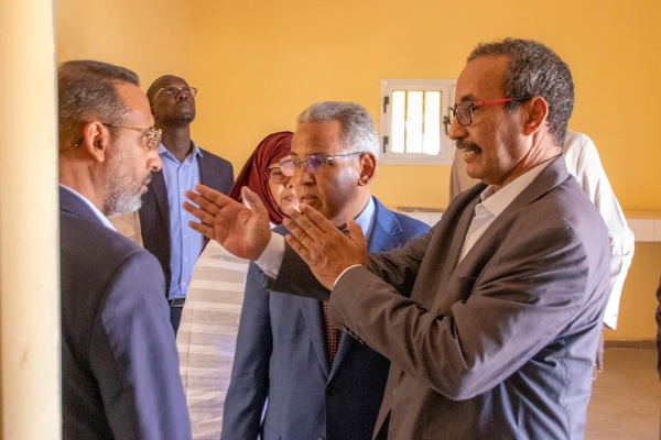 Le Délégué Général à la Solidarité Taazour inaugure l’école ‘’Dubaï’’ à Kiffa Le Délégué Général à la Solidarité Taazour inaugure l’école ‘’Dubaï’’ à Kiffa