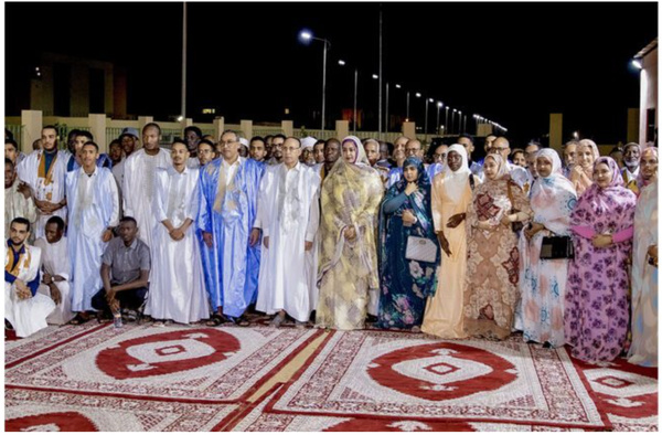 Le Président de la République préside un banquet de l’Iftar avec un groupe d’étudiants de l’université Le Président de la République préside un banquet de l’Iftar avec un groupe d’étudiants de l’université