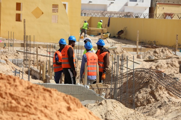 Taazour : une délégation gouvernementale s’informe sur les travaux de construction d’établissements d’enseignement à Nouakchott Taazour : une délégation gouvernementale s’informe sur les travaux de construction d’établissements d’enseignement à Nouakchott