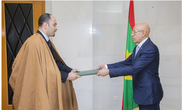 Le Président de la République reçoit les lettres de créance du nouvel Ambassadeur d’Algérie